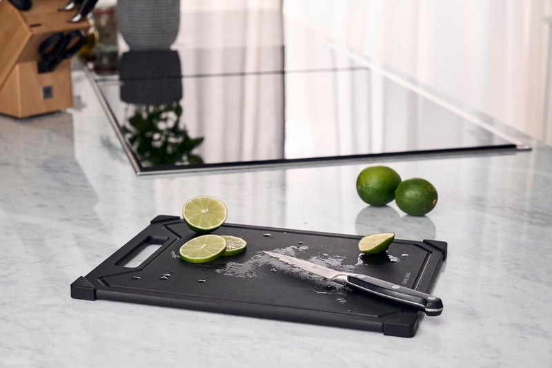 ZWILLING 42 x 30 cm Fibrewood Chopping Board with Juice Groove, Non-Slip, Dishwasher Safe, Black - Image 4